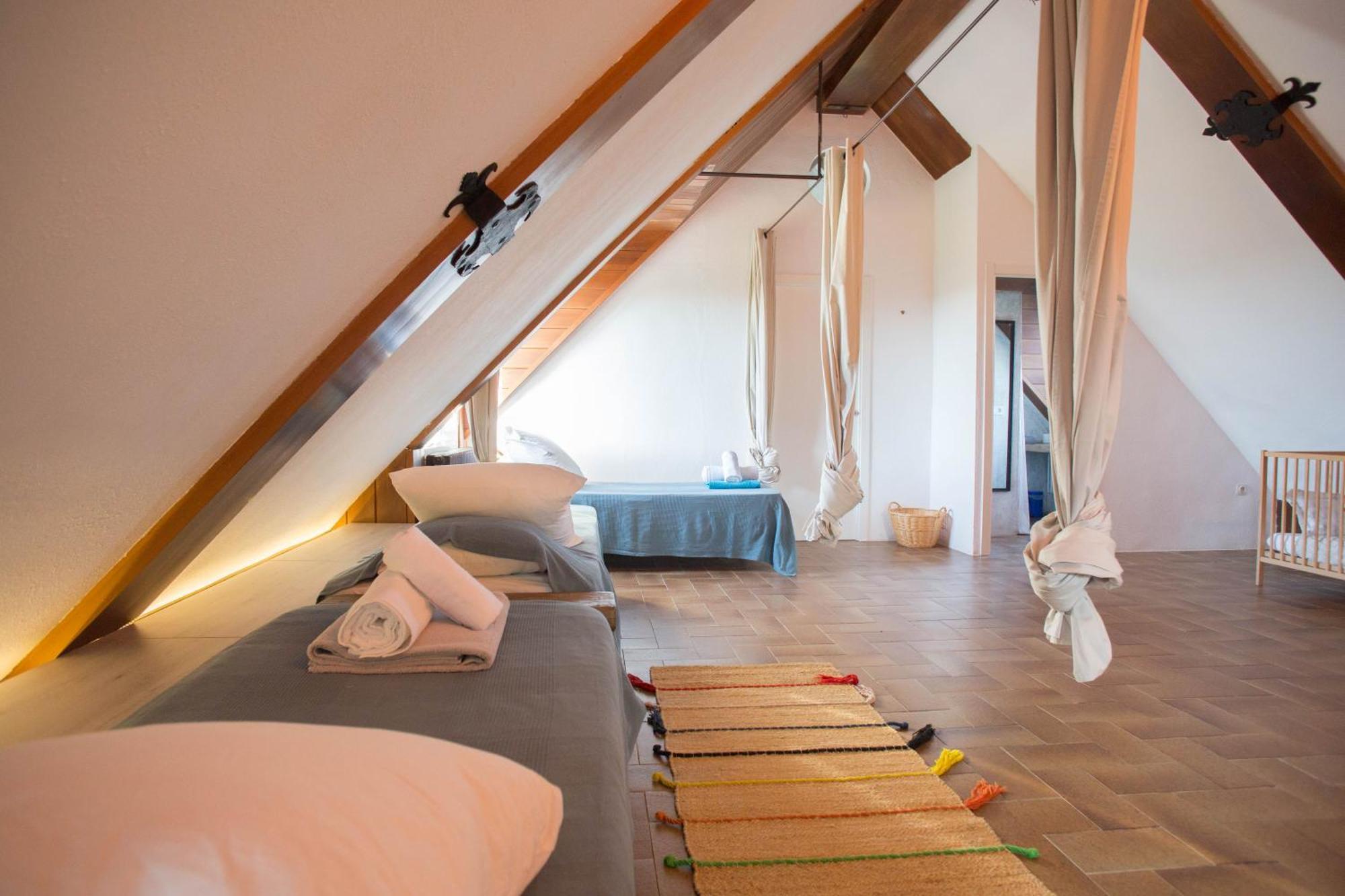 Отель Attic Dels Sentits Perafita Экстерьер фото